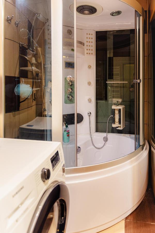Comfy Apartment With Private Parking And Netflix Boekarest Buitenkant foto
