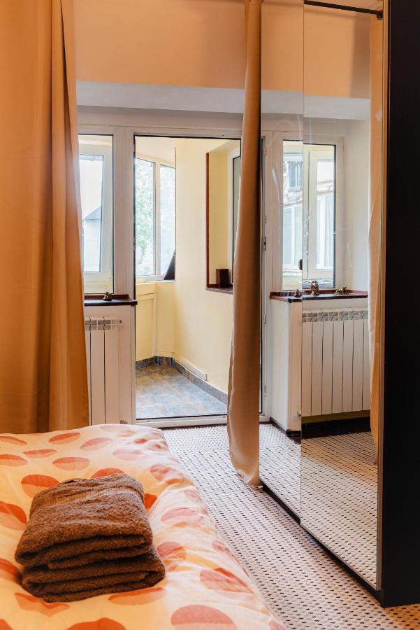 Comfy Apartment With Private Parking And Netflix Boekarest Buitenkant foto