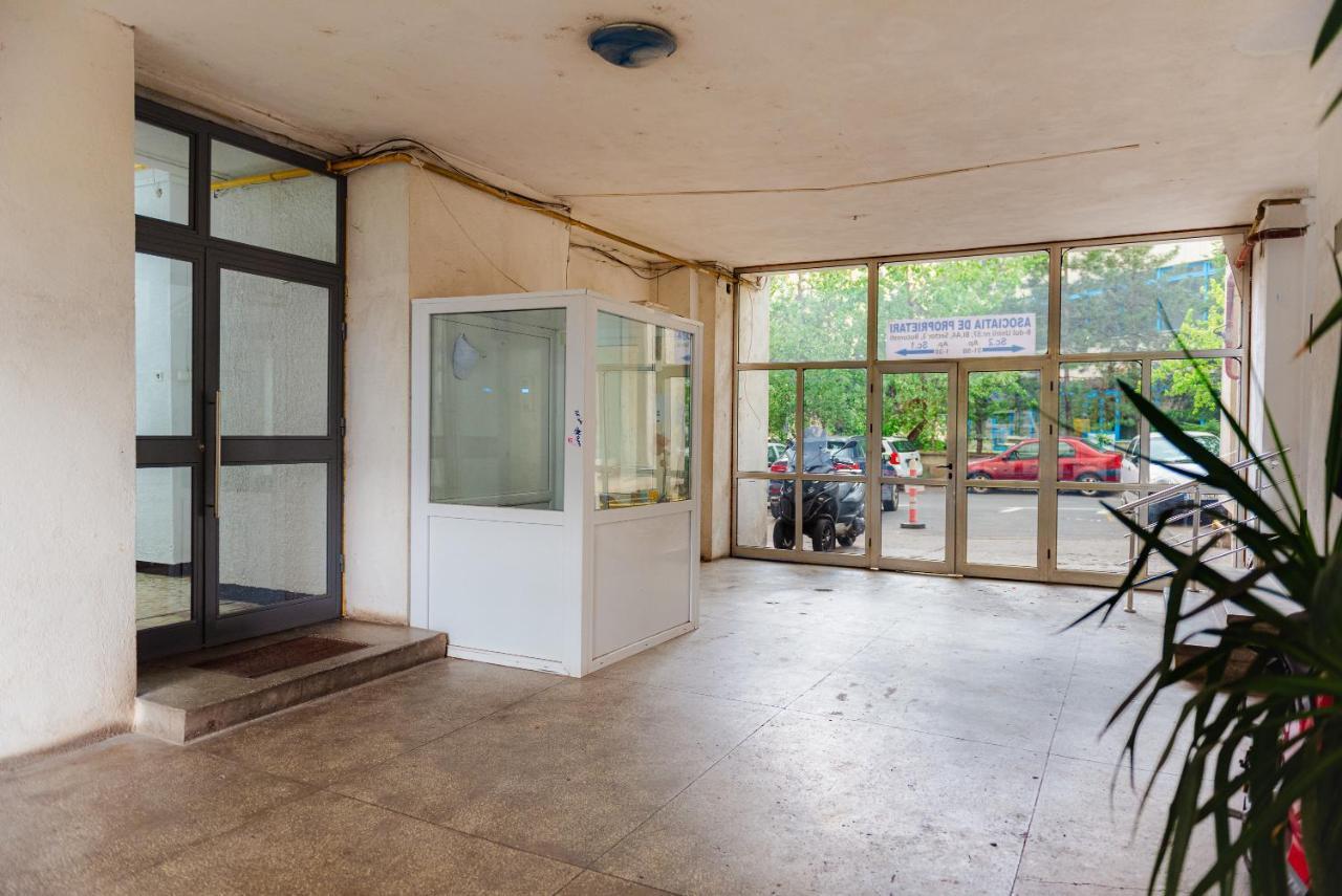 Comfy Apartment With Private Parking And Netflix Boekarest Buitenkant foto