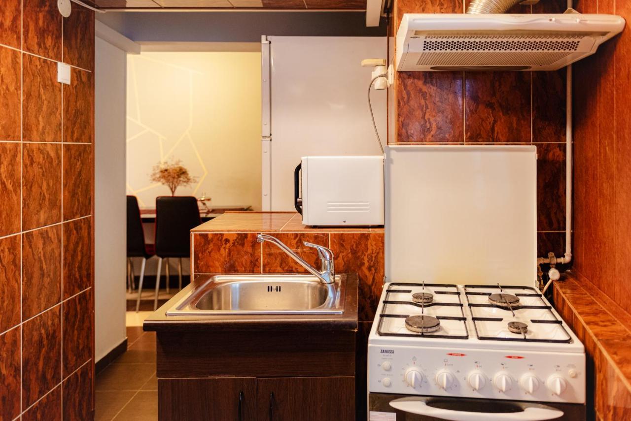 Comfy Apartment With Private Parking And Netflix Boekarest Buitenkant foto