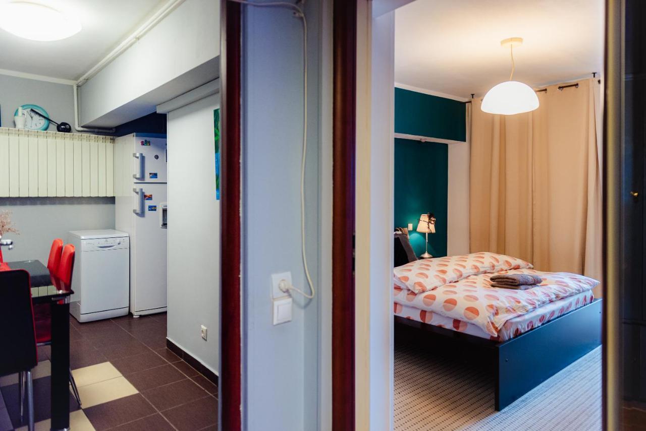 Comfy Apartment With Private Parking And Netflix Boekarest Buitenkant foto